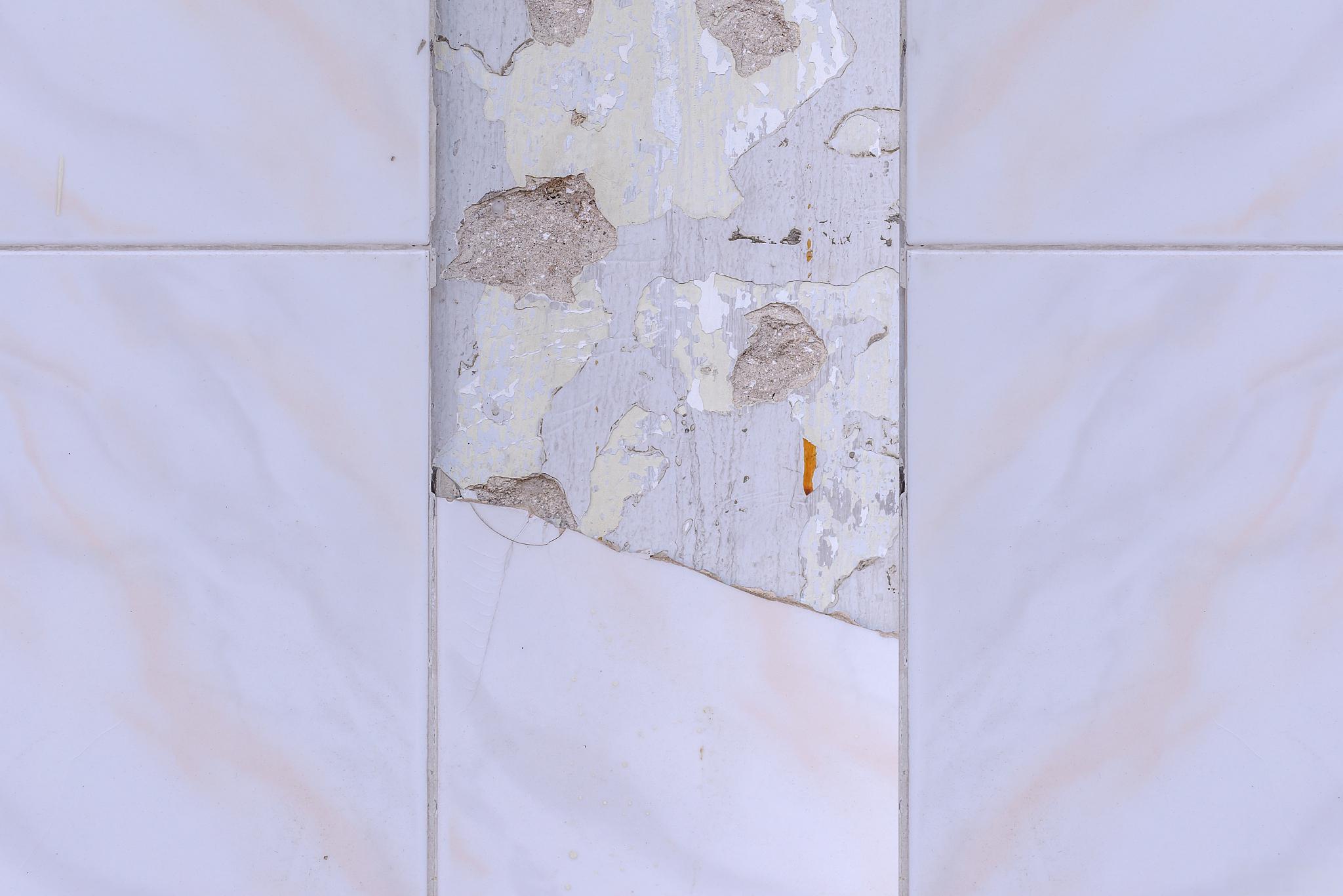 墙砖空鼓打孔注浆的后果(墙砖空鼓打孔注浆的后果是什么)